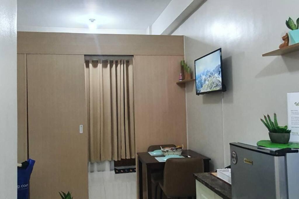 Cherolds Place Lovely 1 Bedroom Condo With Balcony Manila Dış mekan fotoğraf